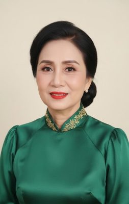 Makeup mẹ cô dâu chú rể tại nhà HCM – Sang trọng, quý phái, tự nhiên