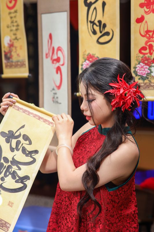 Layout Makeup Cô Dâu Ngày Cưới & Lễ Gia Tiên Sang Trọng - Mỹ Trân Makeup 450k
