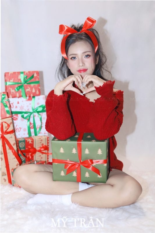 Layout Makeup Concert 17/10 TP.HCM Đính Đá Kim Tuyến Ruy Băng 450k - Mỹ Trân Makeup 450k